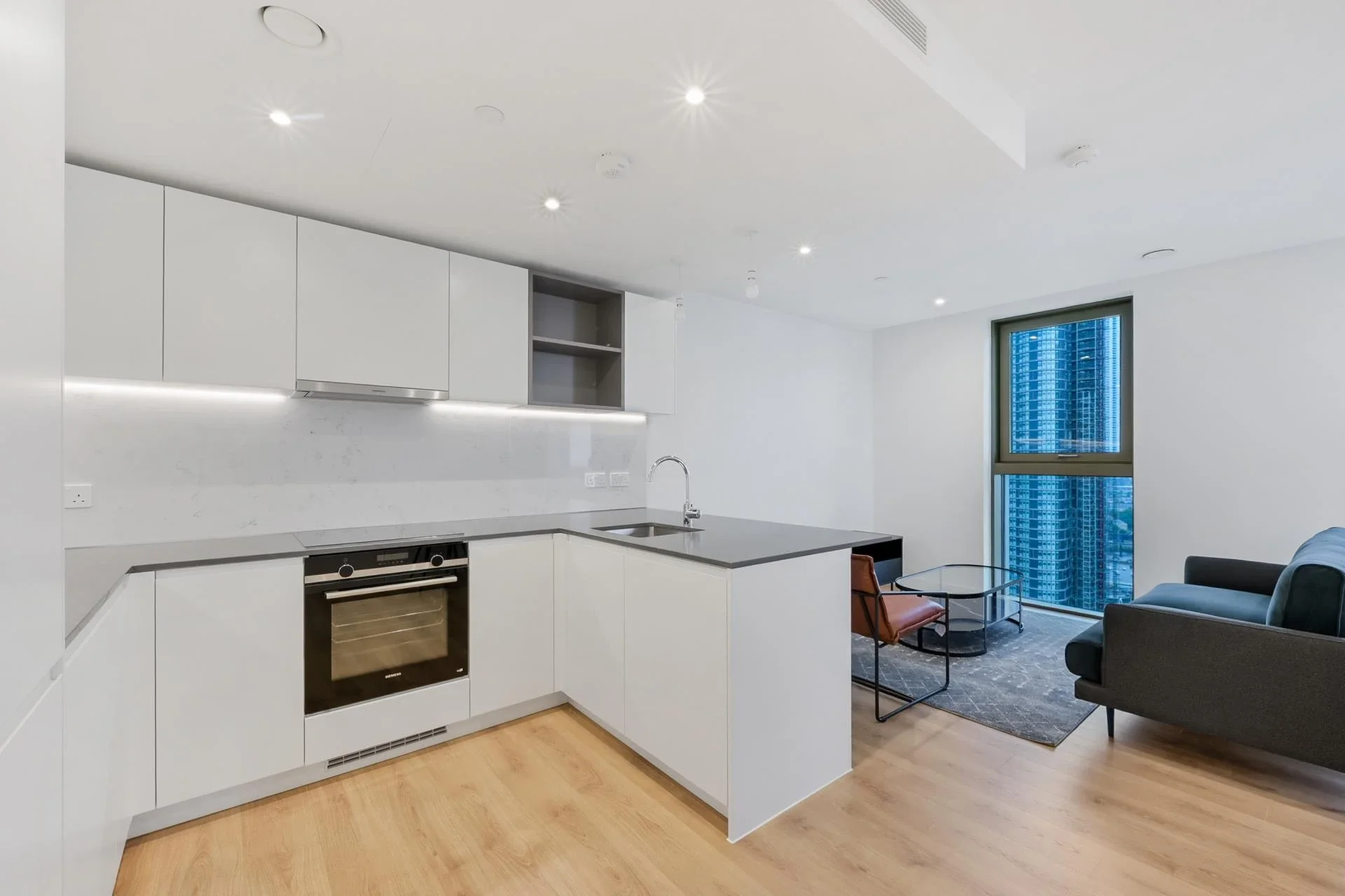 Flat Marsh Wall in Greater London