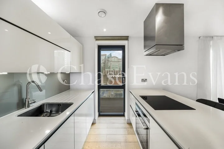 Flat Pomell Way in Greater London