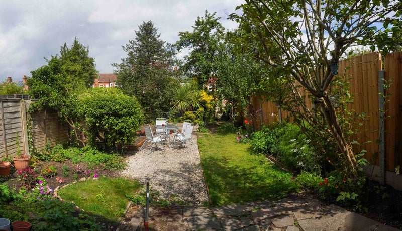 Room Boundary Road in Greater London