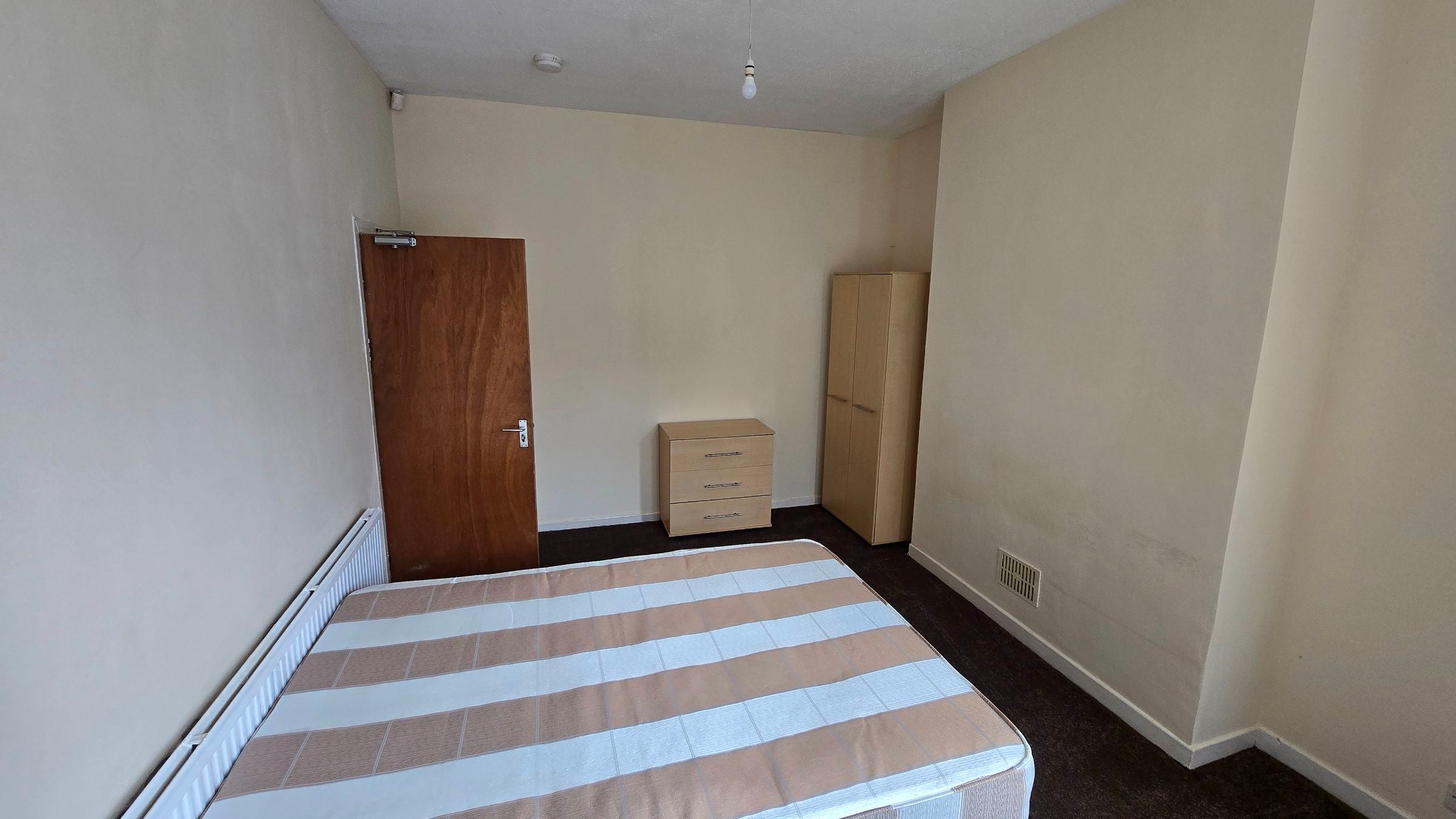 Room Scarsdale Road in Manchester