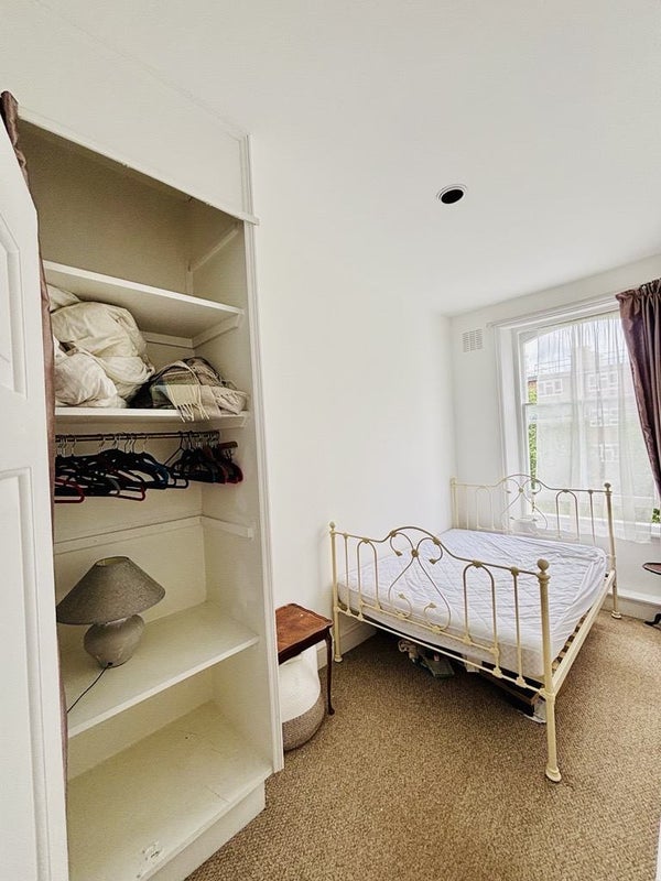 Room Gratton Road in Greater London