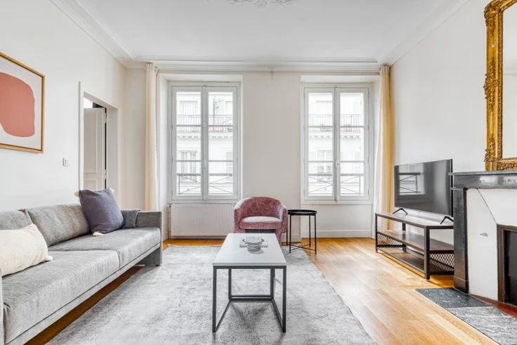 Appartement Rue de Ponthieu à Paris