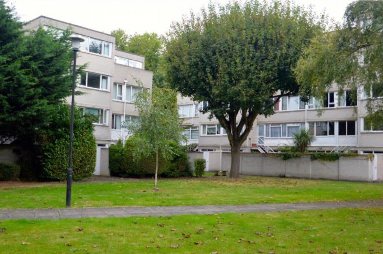 Flat Athlone Square in Windsor