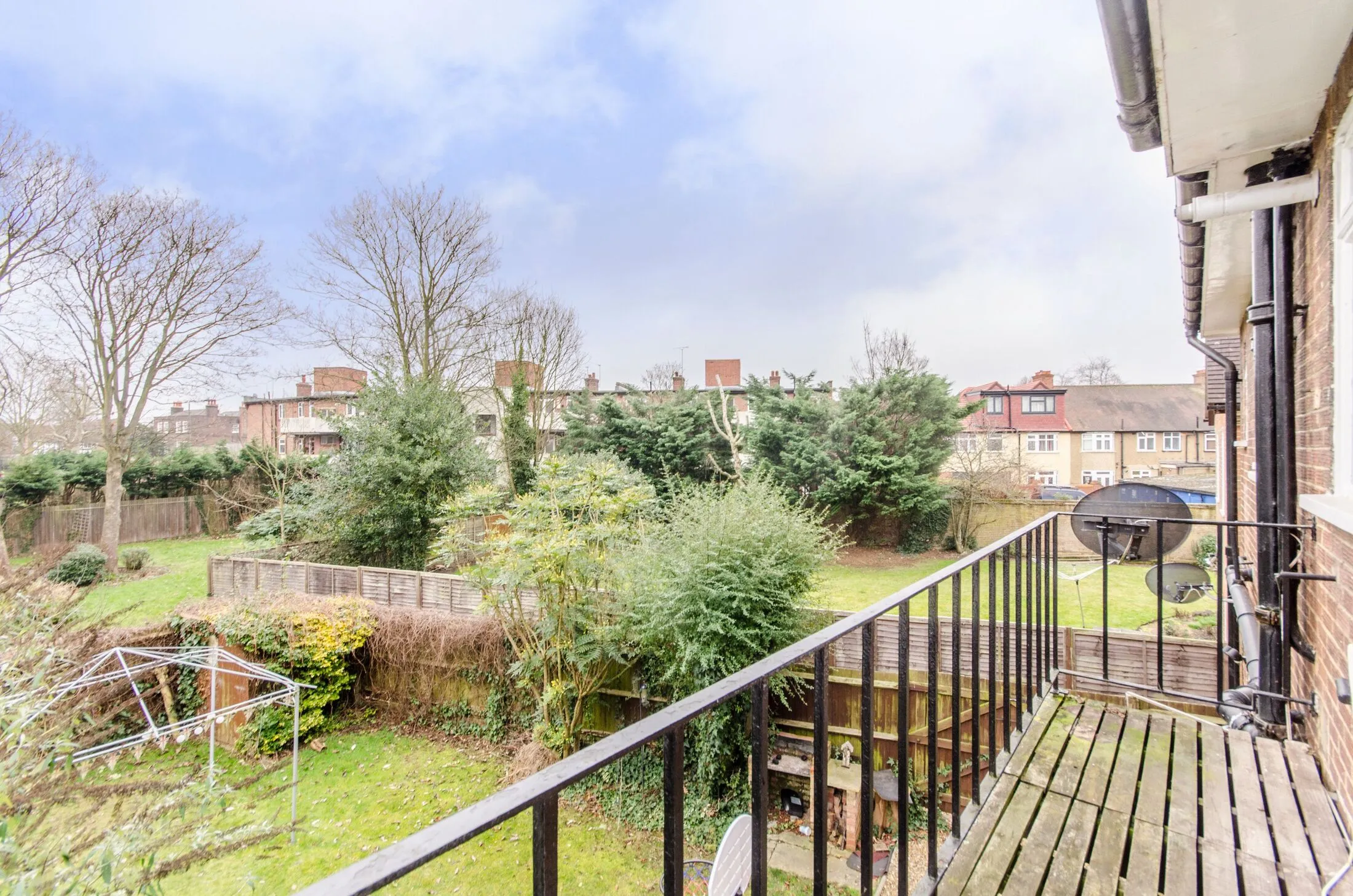 Flat Wilton Grove in Greater London