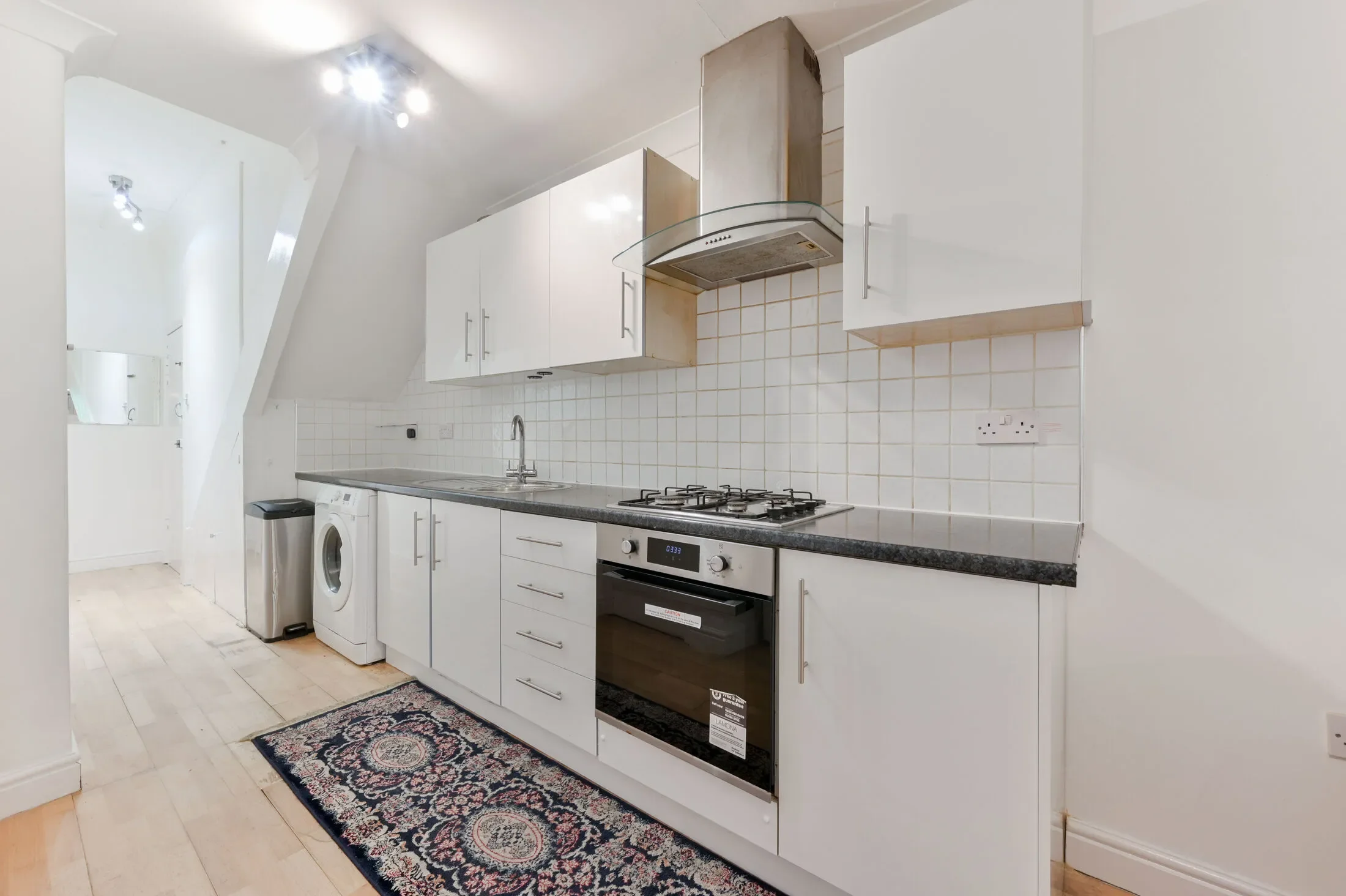 Flat Leythe Road in Greater London