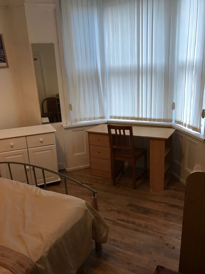 Room Colum Place in Cardiff