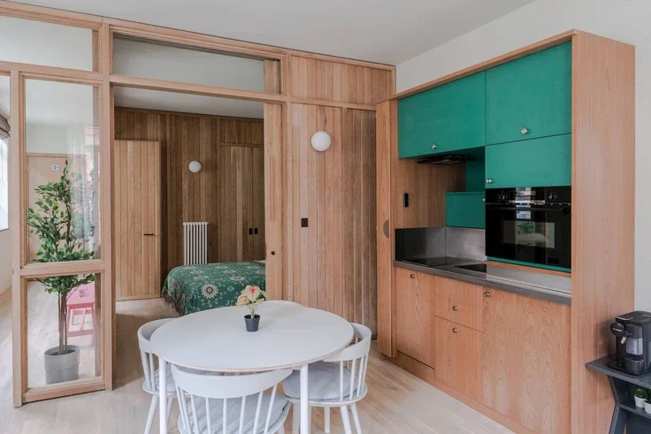Flat Green's Court in City of Westminster