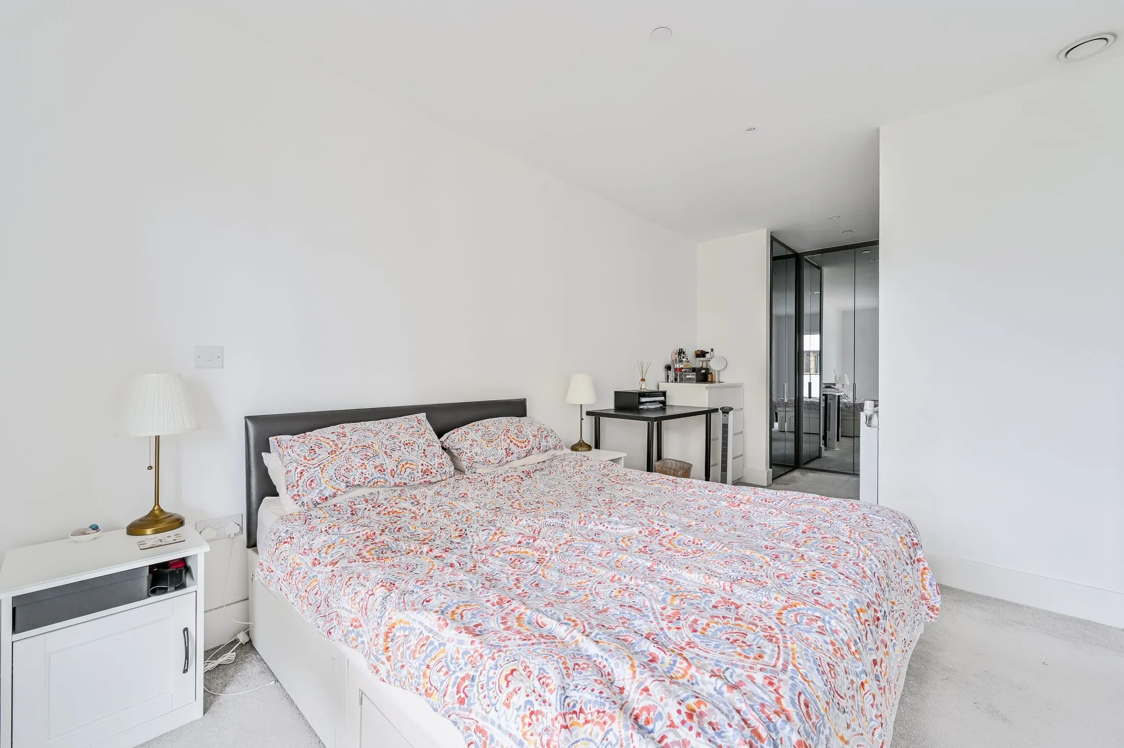 Flat Wrottesley Road in Greater London