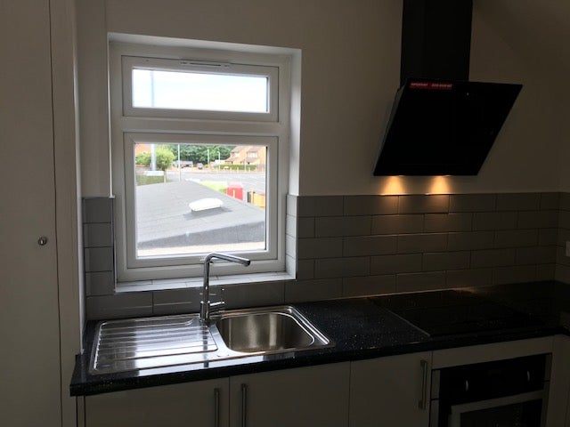 Flat Lemart Close in Reading
