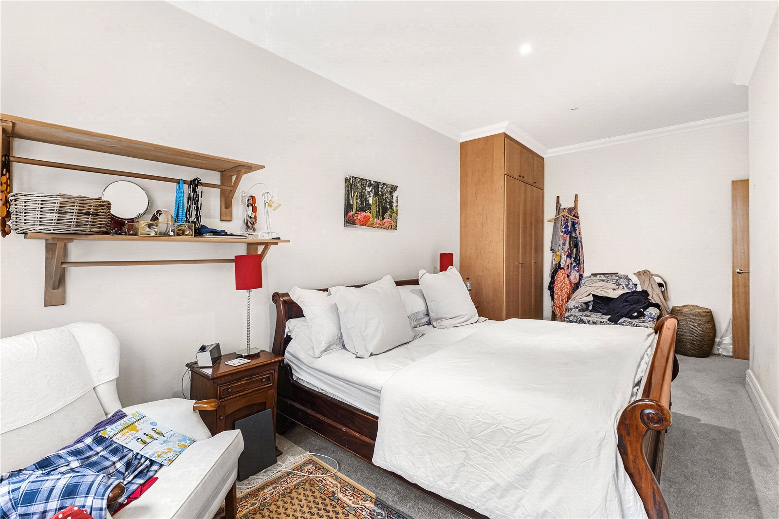 Flat Belvedere Road in Greater London