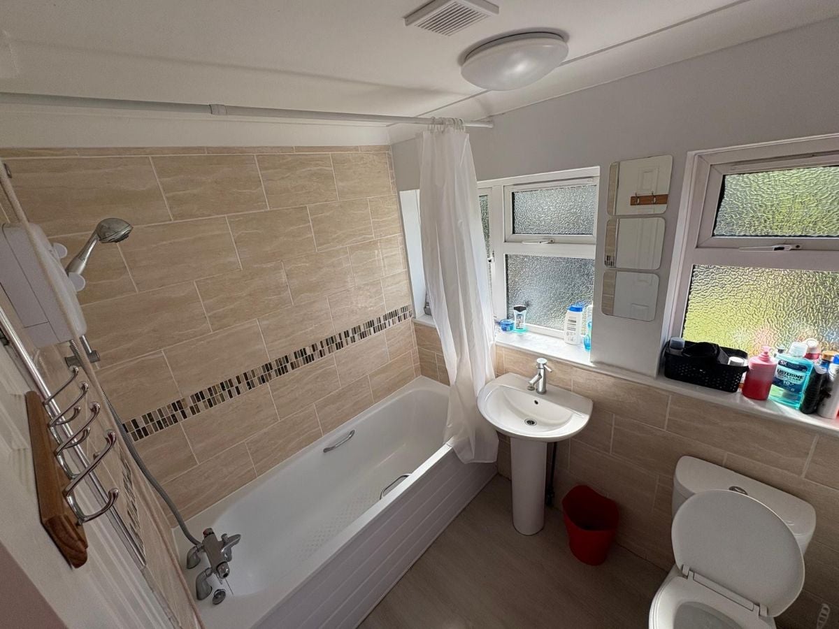 Room Goddard Crescent in Fenland District