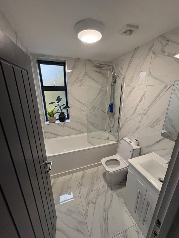 Room Ambleside Avenue in Greater London