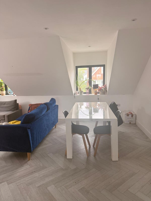 Room Ambleside Avenue in Greater London