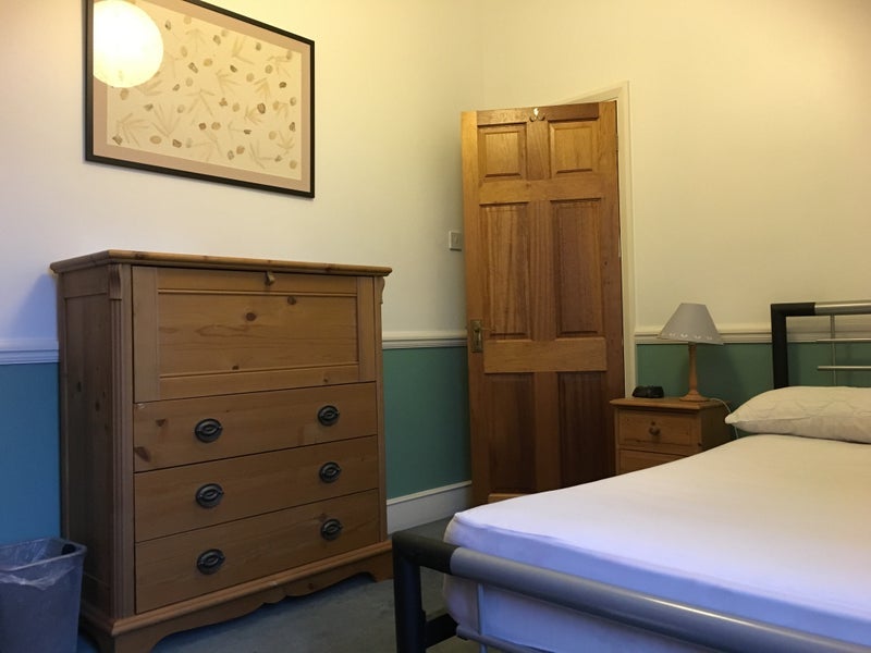 Room Nimrod Road in Greater London
