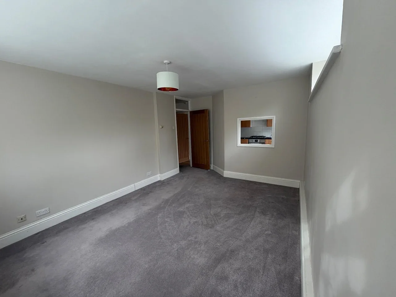 Flat Albemarle Road in Greater London