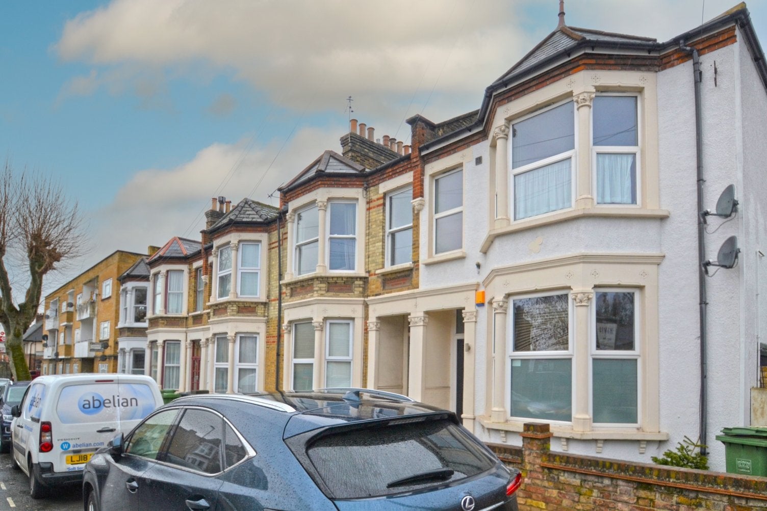 Flat Dundalk Road in Greater London