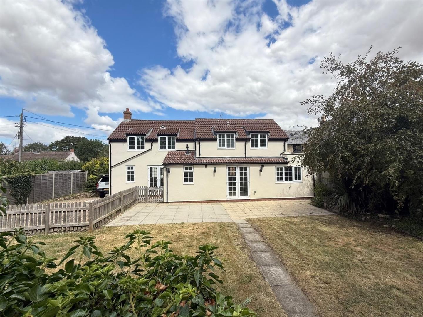 House Chapel End in Piddington