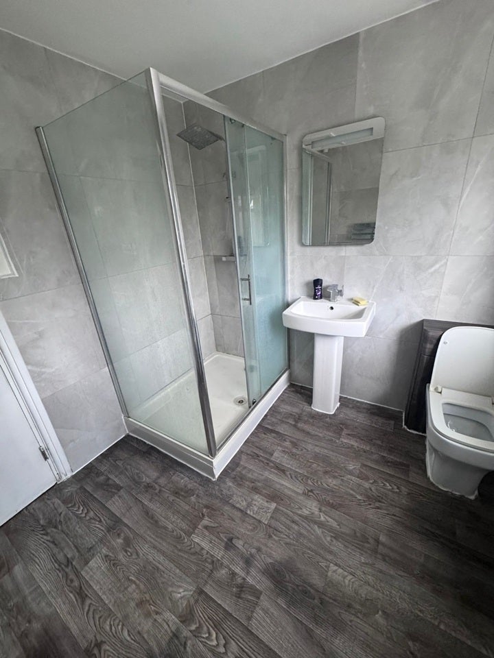 Room Ingram Road in Greater London
