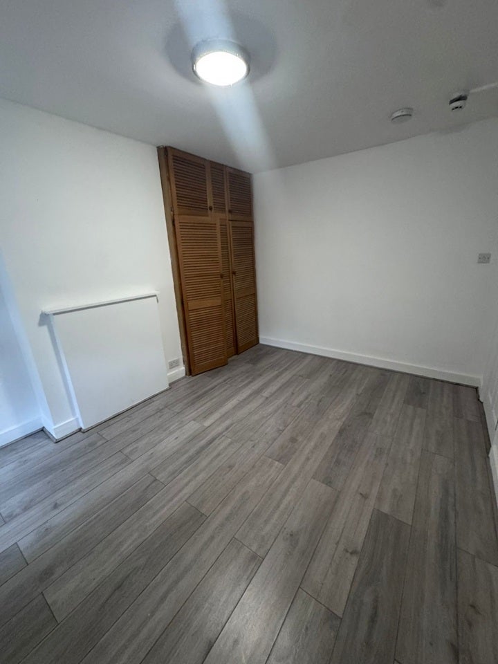 Room Ingram Road in Greater London