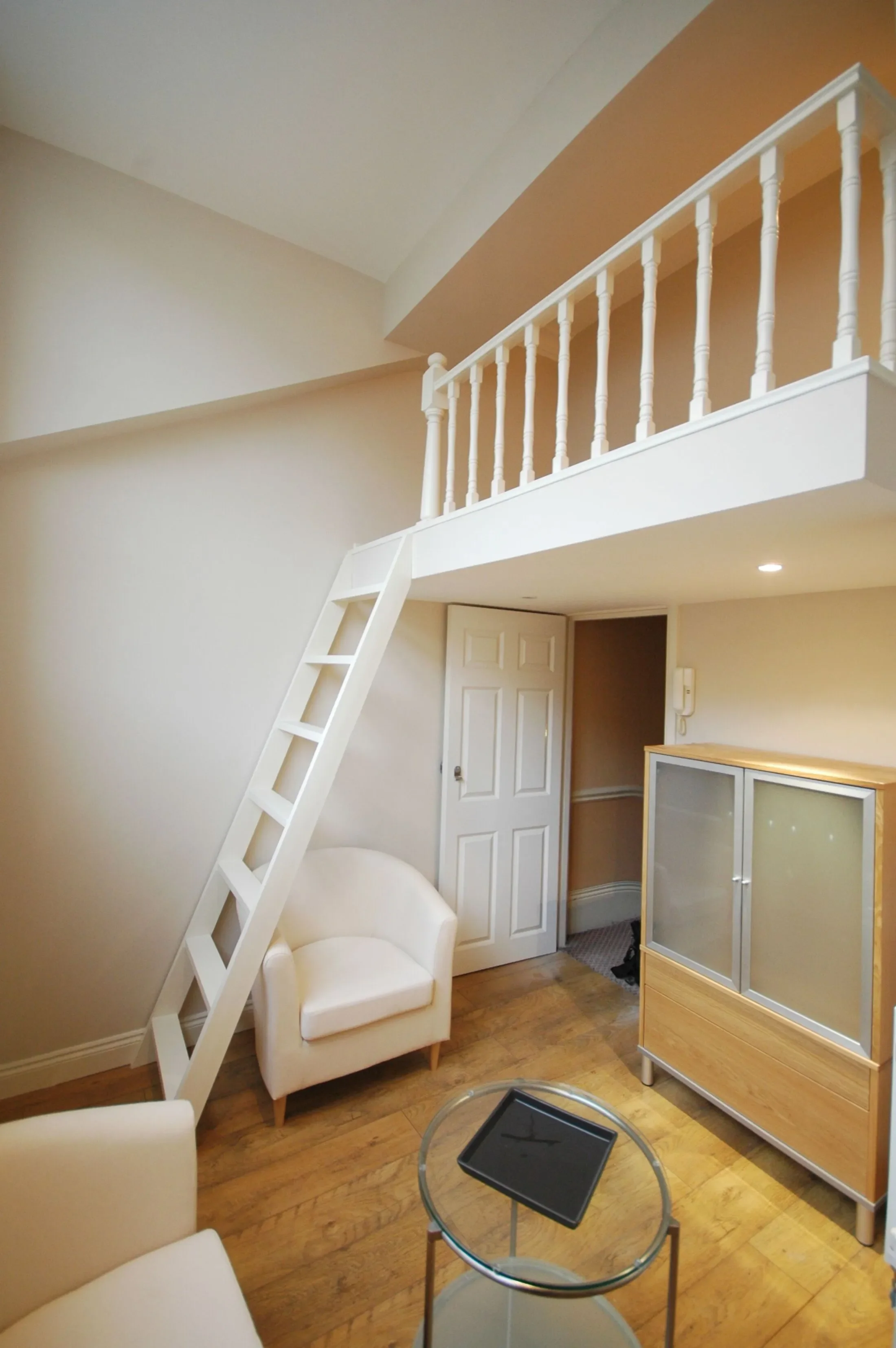 Flat Elvaston Place in Greater London