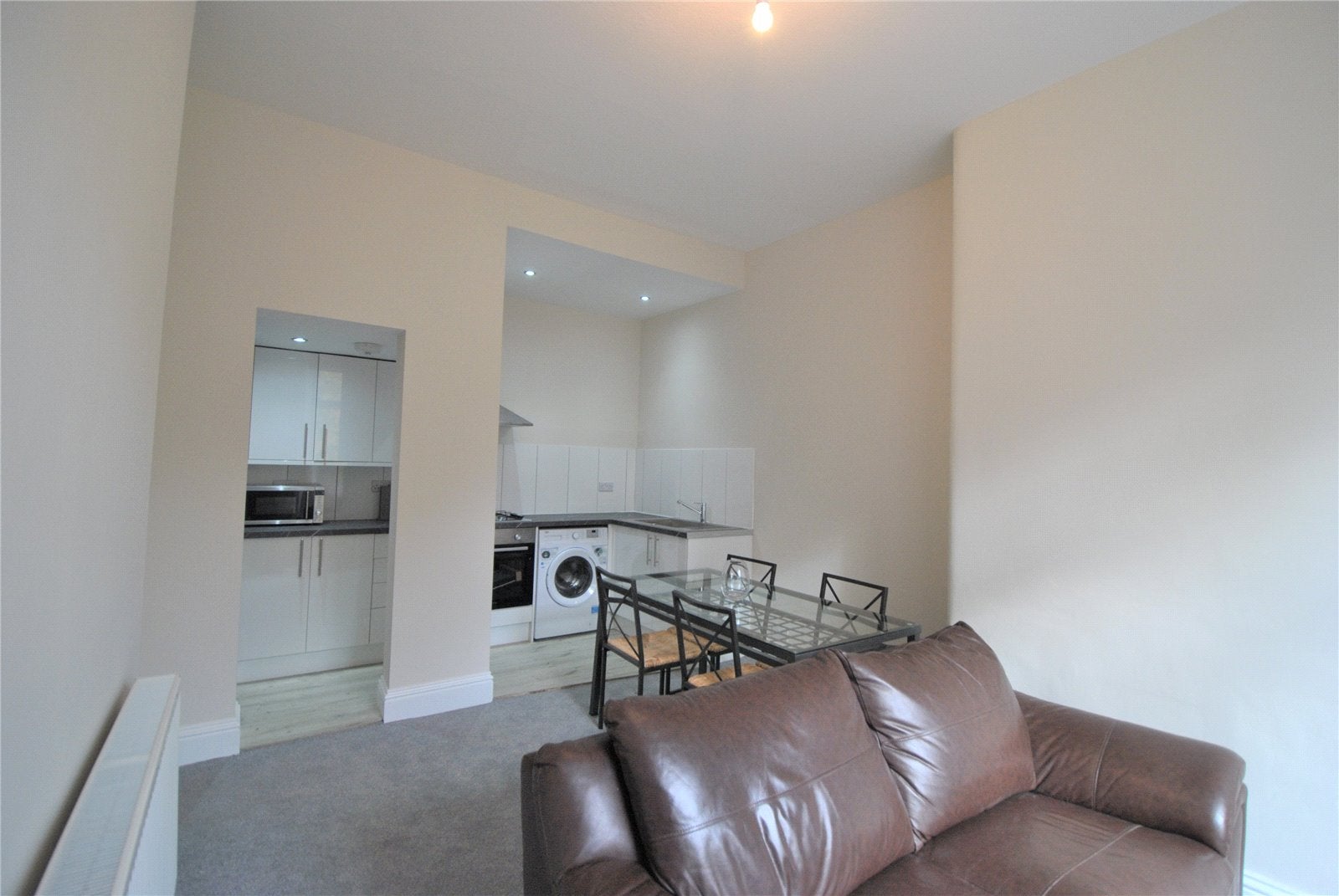 Flat Murieston Crescent Lane in City of Edinburgh