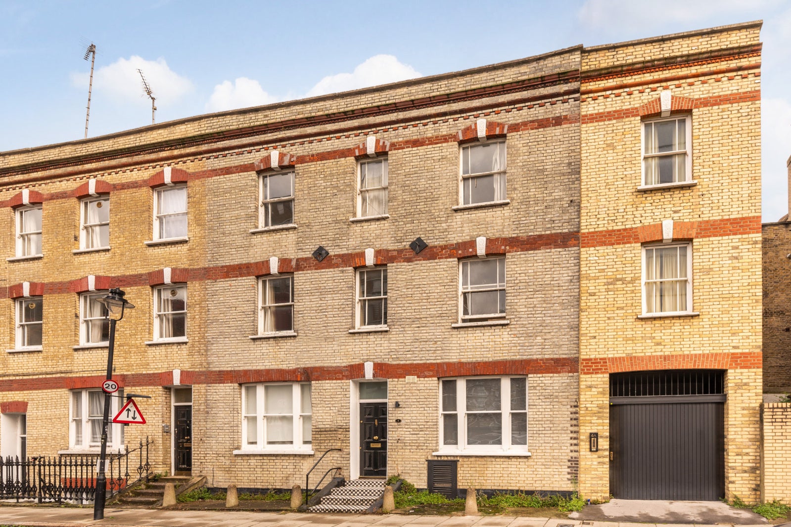 Flat Orde Hall Street in Greater London