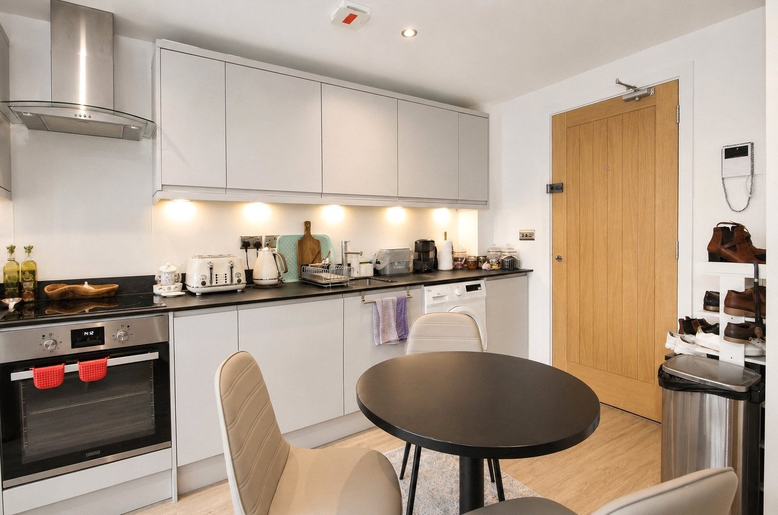 Flat Goldsworth Road in Woking