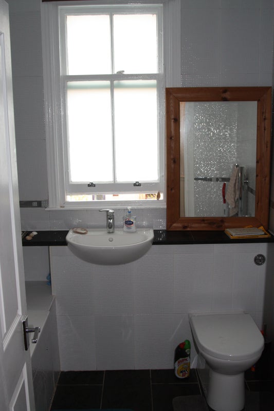 Room Ferry Road in City of Edinburgh