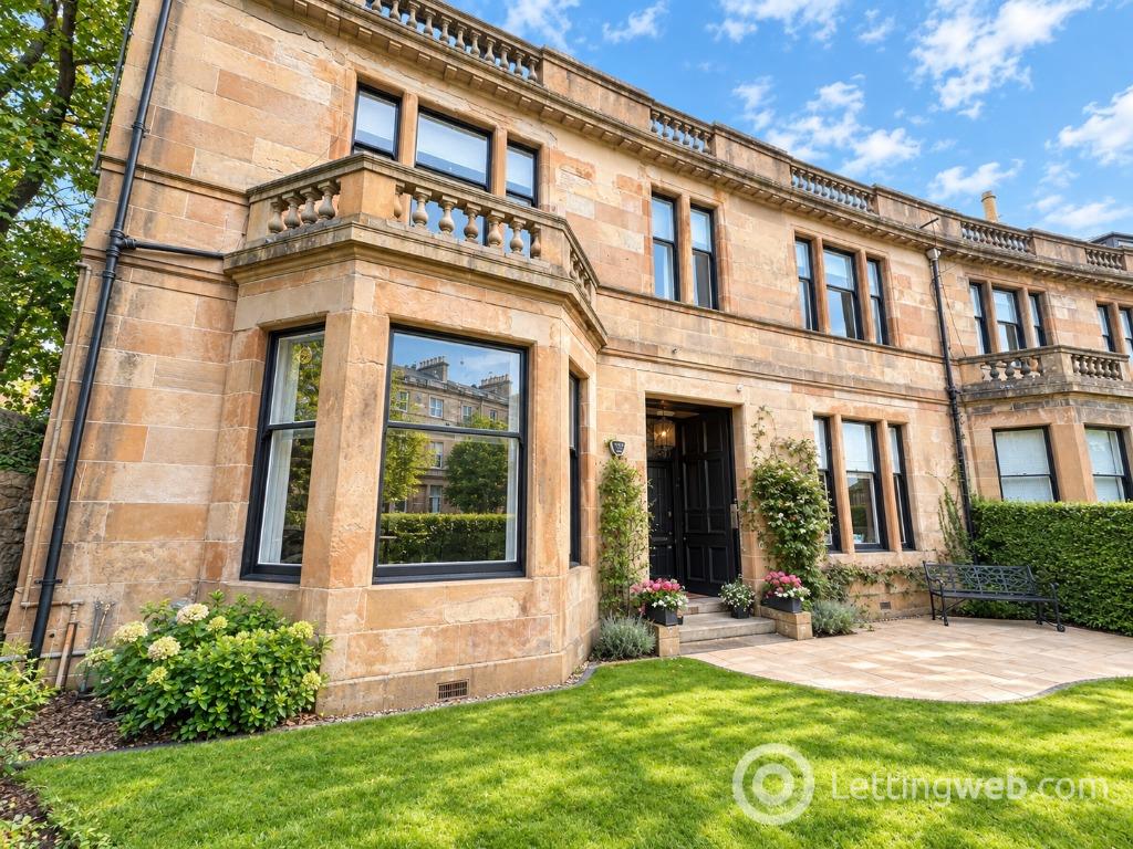 Flat Crown Road North in Glasgow