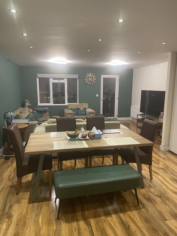 Room Colegrove Road in Greater London