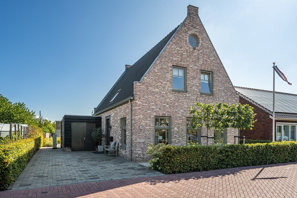 Huis H'Oranjeweg 9 in Achthuizen