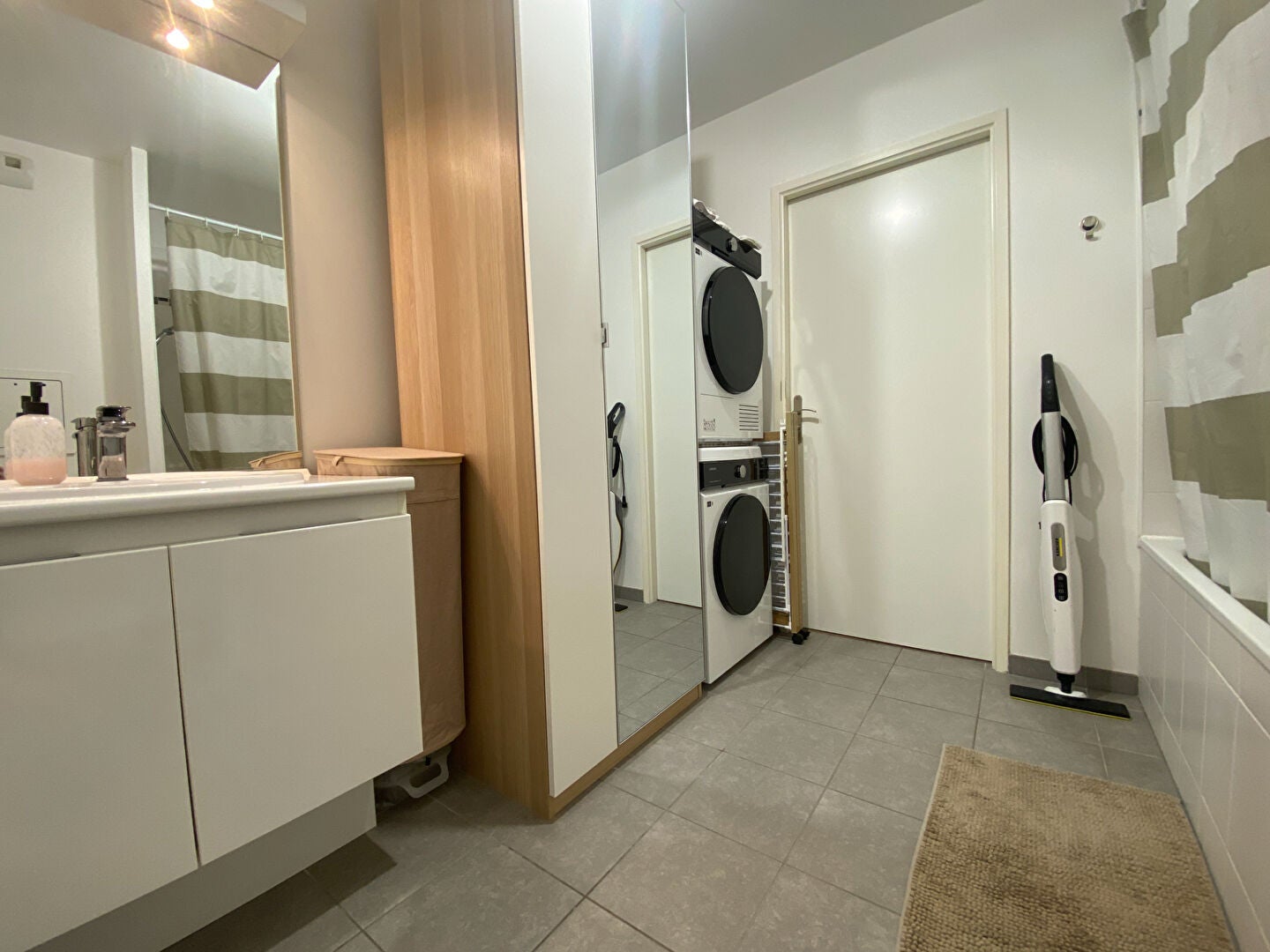 Flat Place Henri Deudon in Athis-Mons