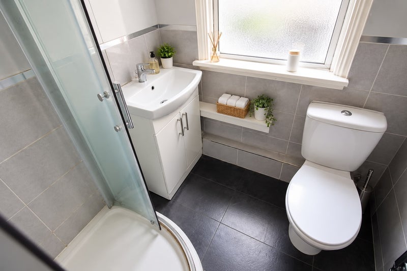 Room Solon Road in Greater London