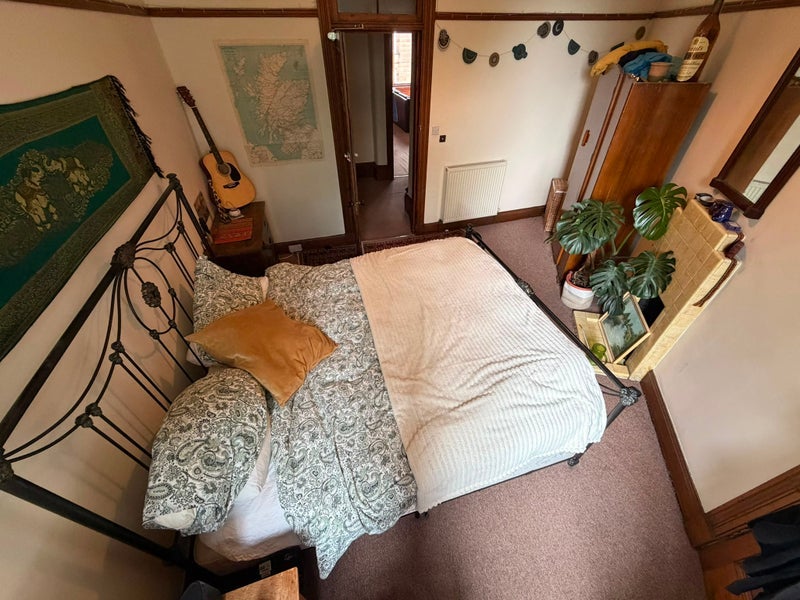 Room Clarence Lane in Glasgow