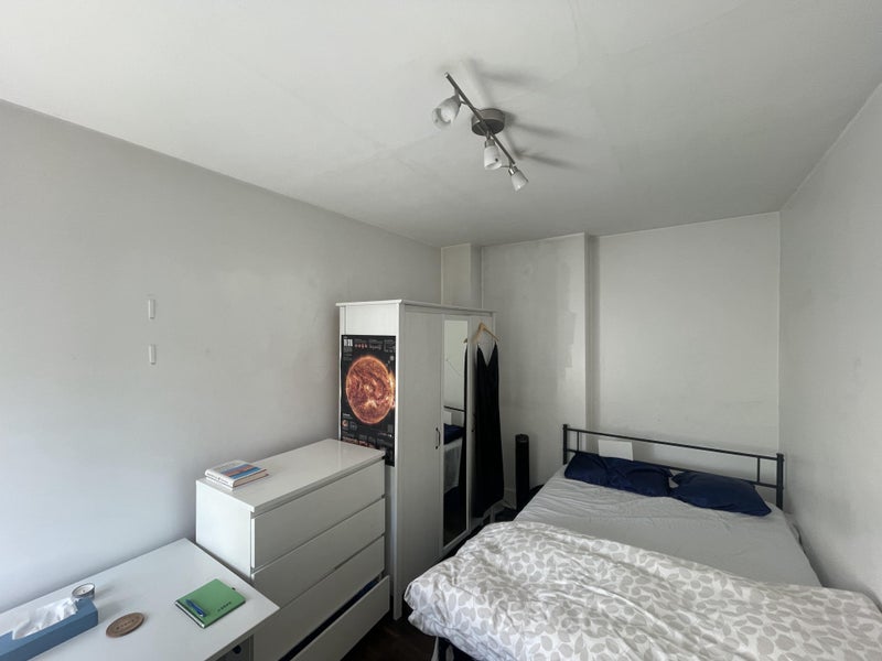 Room Micawber Street in Greater London