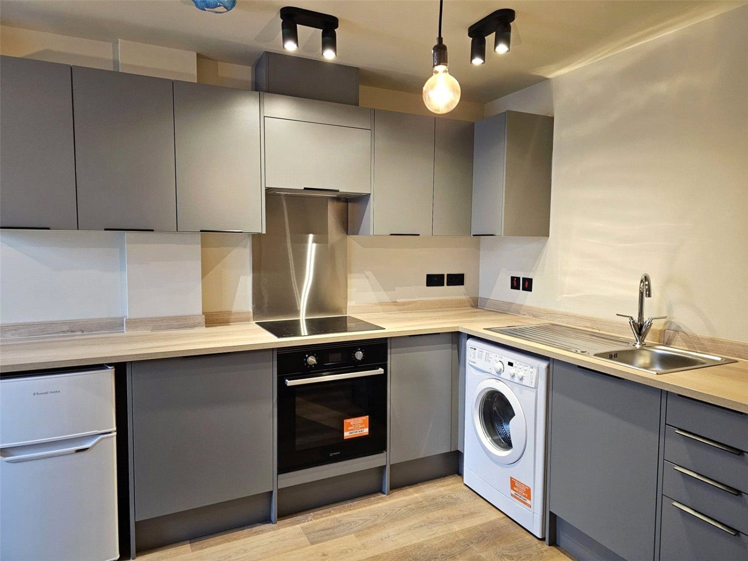 Flat Slaney Road in Greater London
