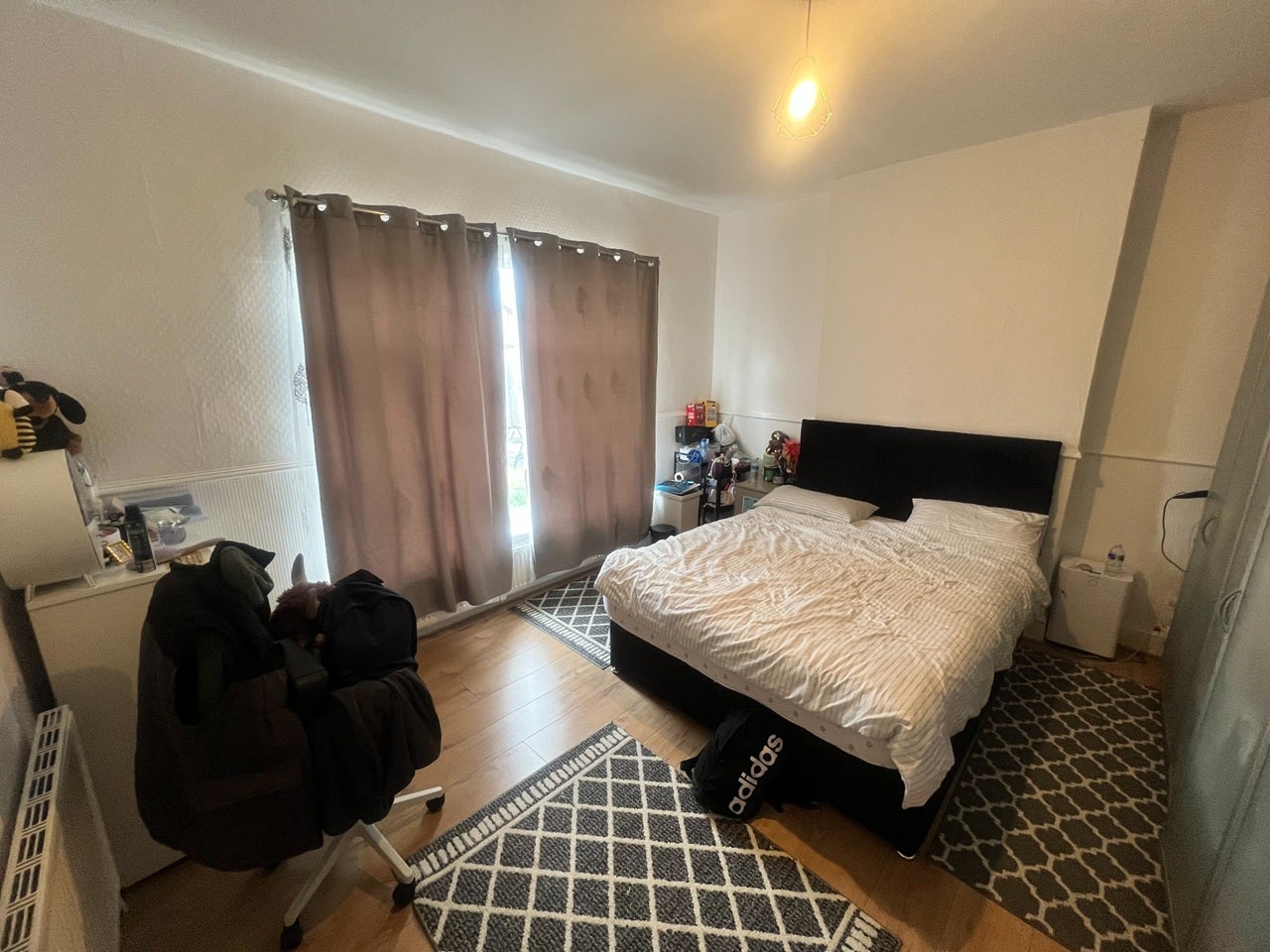 House Eastcote Lane in Greater London