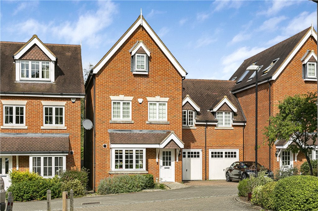 House Brackendale Close in Borough of Runnymede