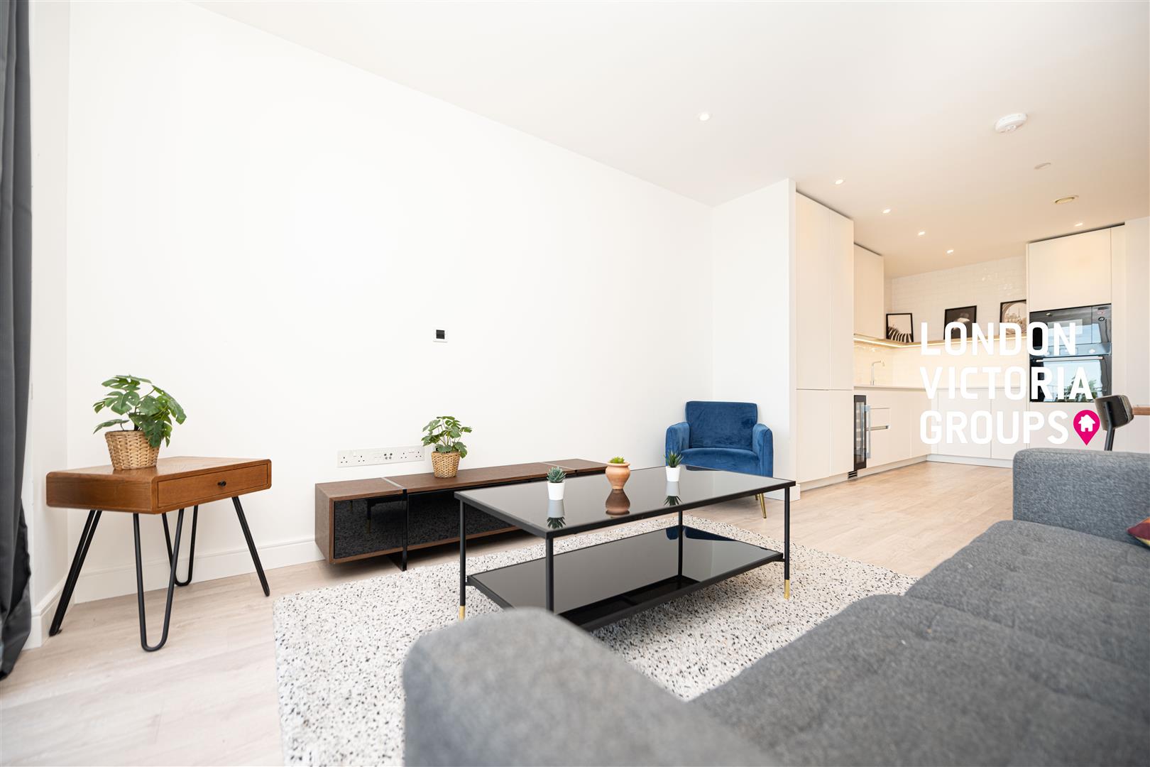 Flat Beresford Avenue in Greater London