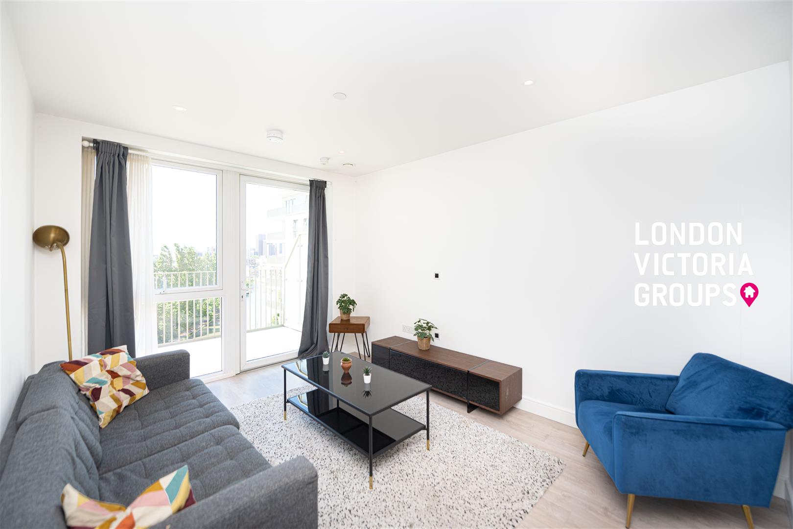 Flat Beresford Avenue in Greater London