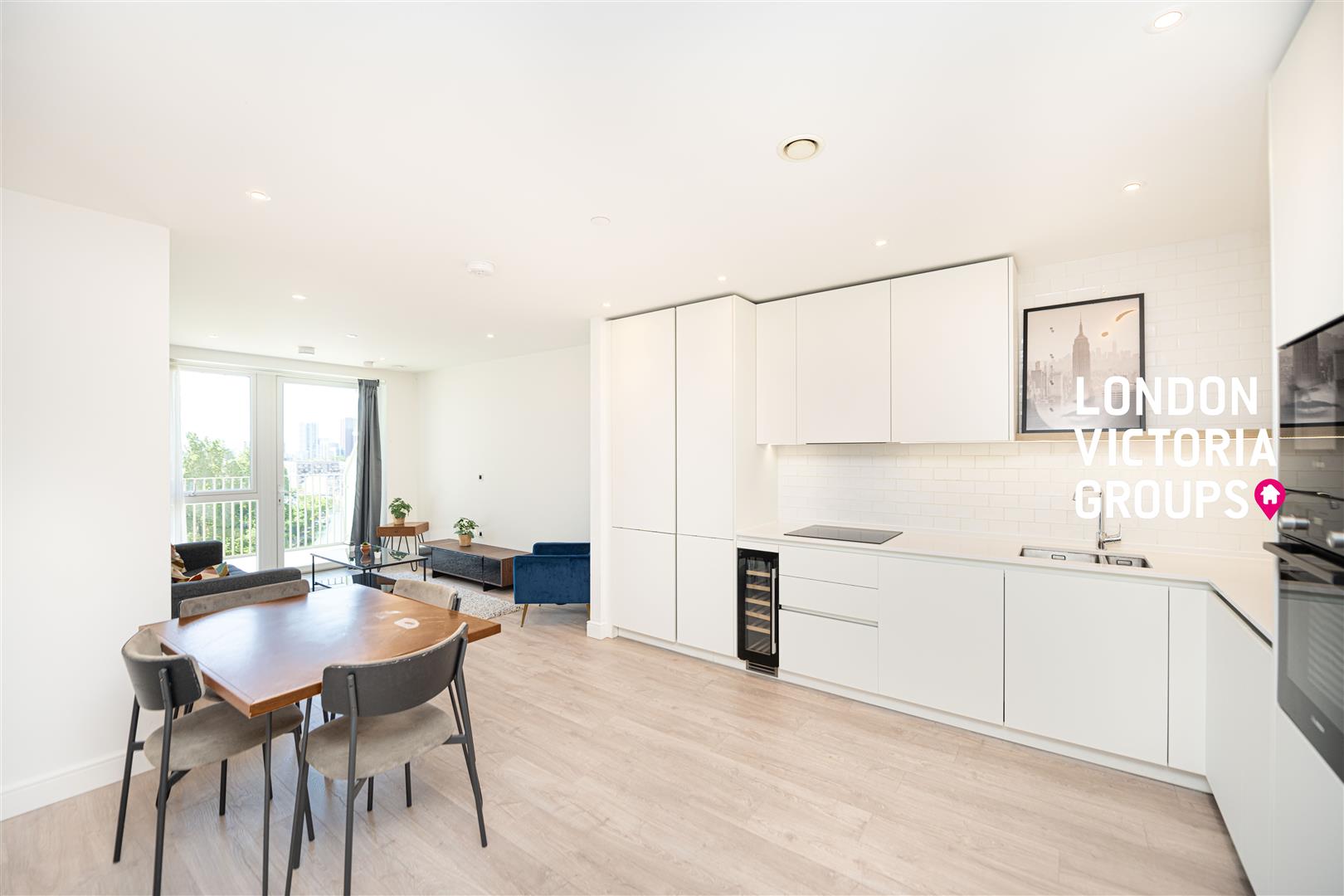 Flat Beresford Avenue in Greater London