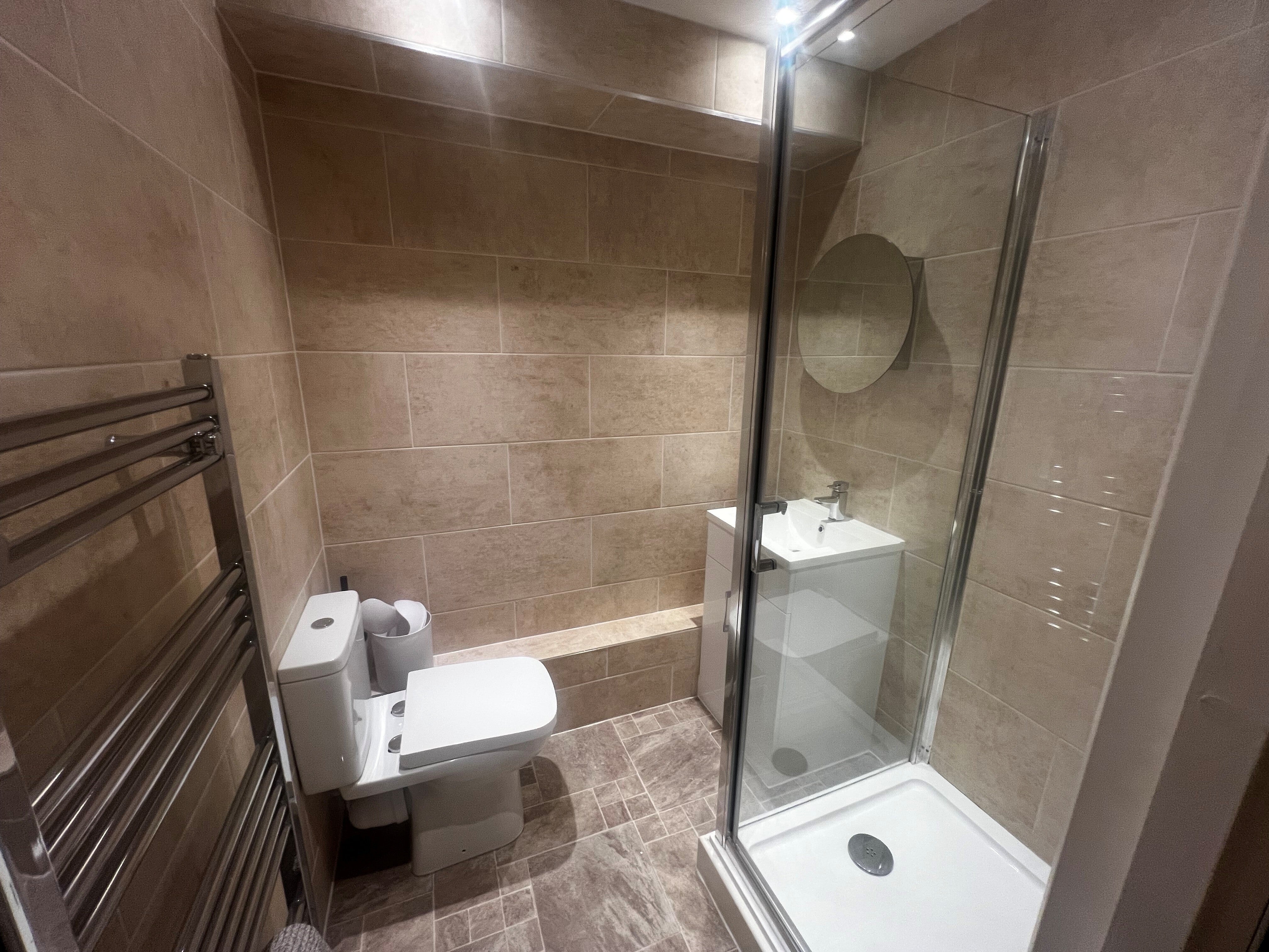 Room East Stour Way in Ashford