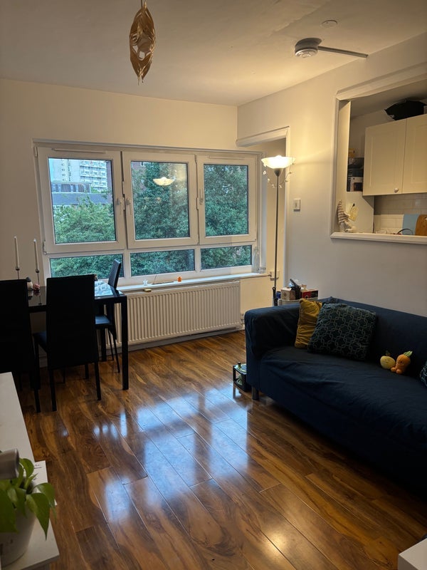 Room Paradise Road in Greater London