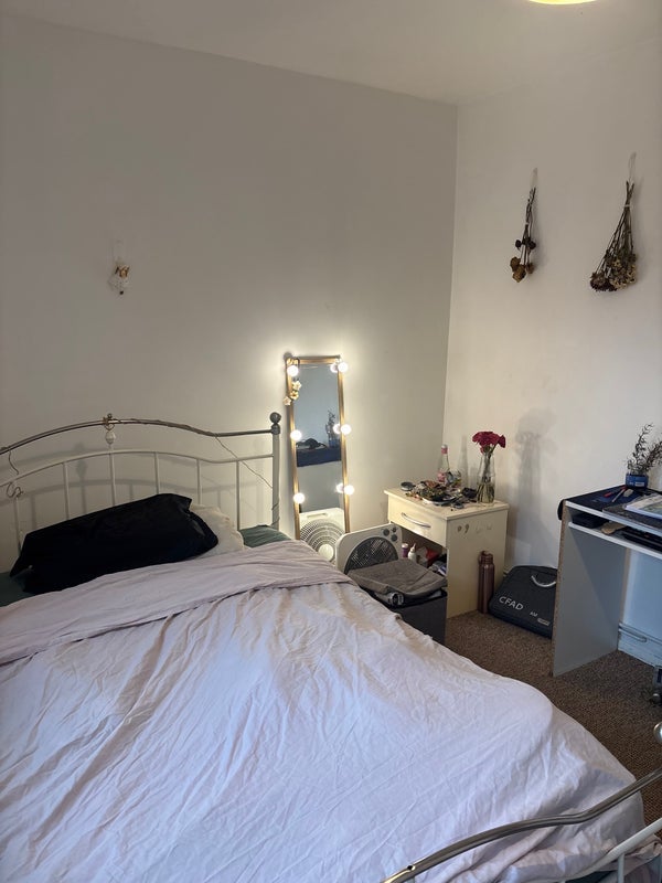 Room Paradise Road in Greater London