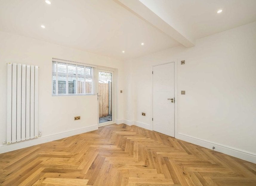 House Summers Lane in Greater London
