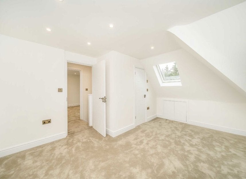 House Summers Lane in Greater London