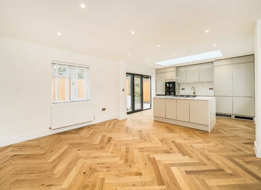 House Summers Lane in Greater London