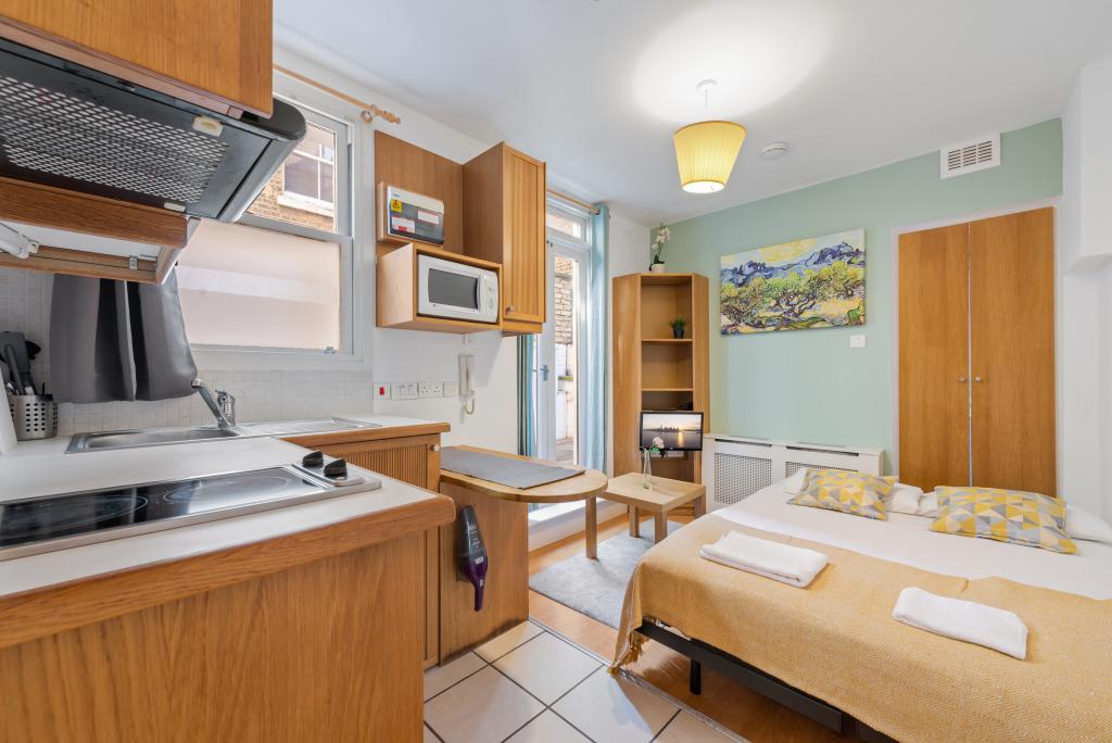 Room Fairholme Road in Greater London