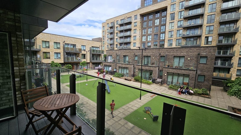 Flat Cording Street in Greater London