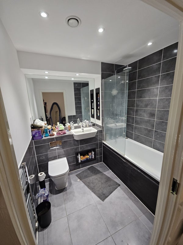 Flat Cording Street in Greater London